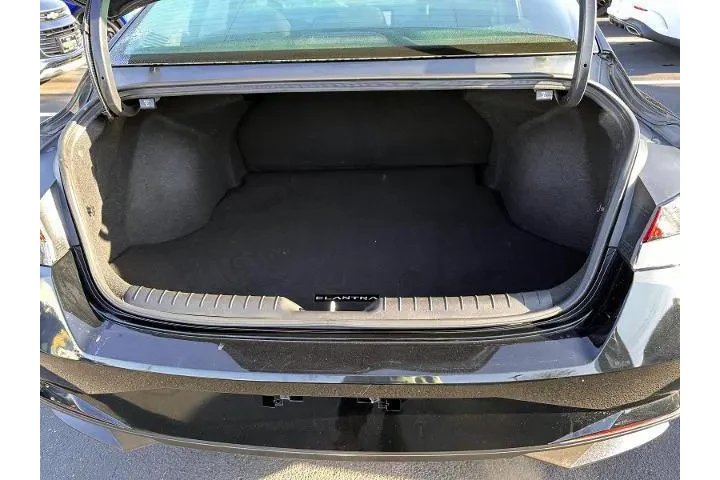 $17999 : Hyundai ELANTRA 2023 SEL 4dr image 7