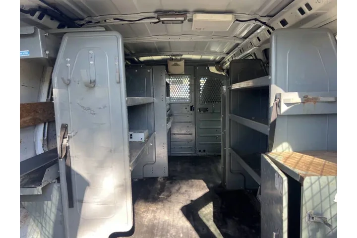 $11995 : 2014 Express 2500 image 10