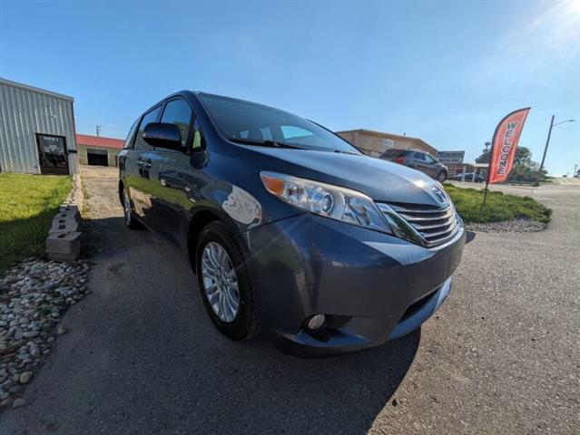 $18990 : 2015 Sienna Limited Premium 7 image 9