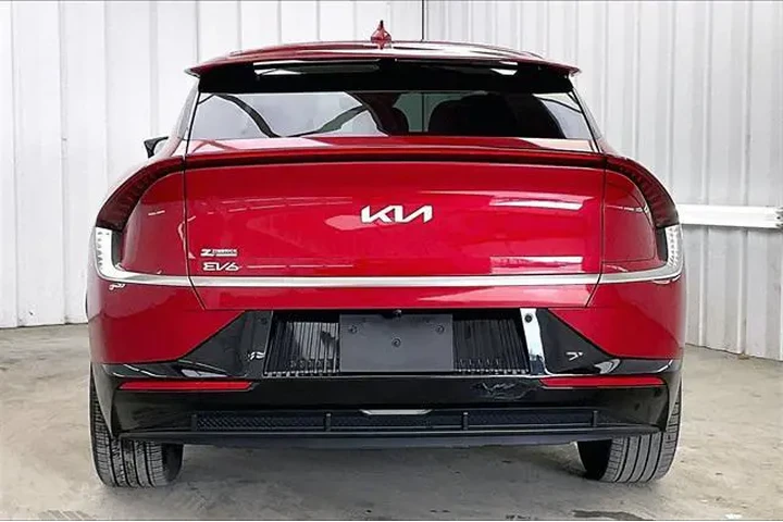 $22990 : Kia EV6 2023 AWD Wind 4dr Cr image 4