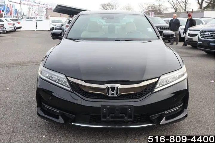 $18447 : Honda Accord 2017 Touring 2d image 2