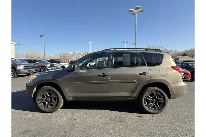 $12399 : Toyota RAV4 2012 4x4 Base 4d image 4