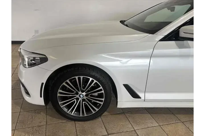 $28995 : BMW 5 Series 2019 AWD 540i x image 8