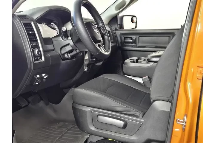 $27988 : Ram 1500 Classic 2019 4x4 Tr image 8