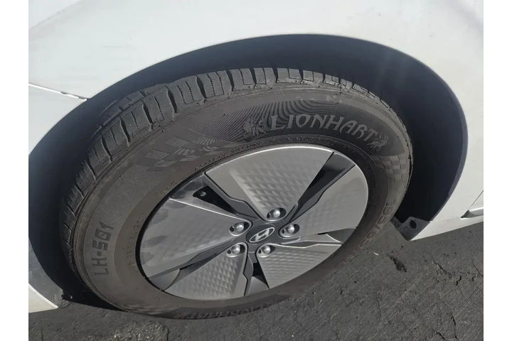 $14495 : Hyundai IONIQ Hybrid 2020 SE image 9