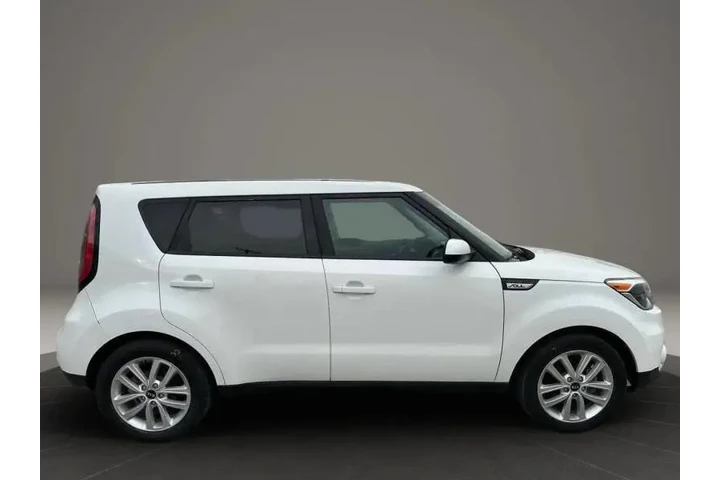 $9300 : 2018 Soul + image 9