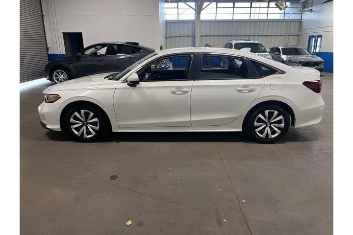 $24000 : Honda Civic 2025 LX 4dr Seda image 6