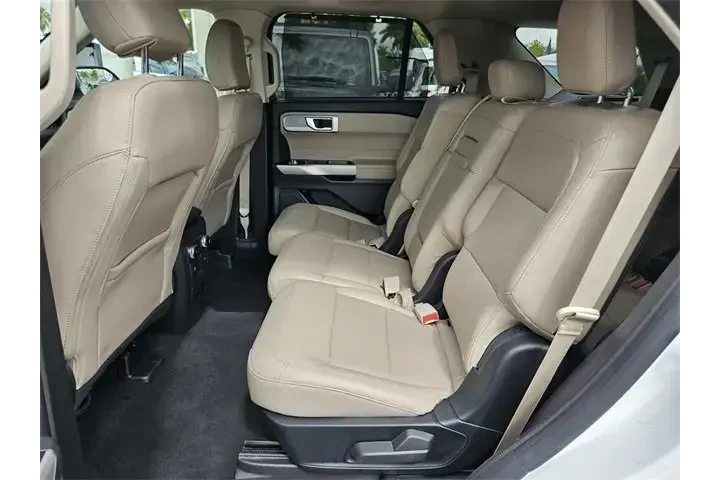 $35990 : Ford Explorer 2024 Limited 4 image 6