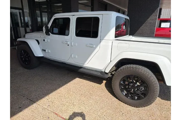 $33100 : Jeep Gladiator 2023 4x4 Over image 1