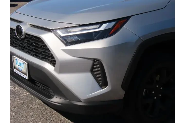 $25999 : Toyota RAV4 2024 LE 4dr SUV image 3