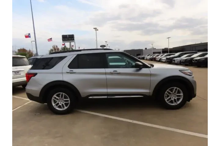 $32911 : Ford Explorer 2025 Active 4d image 8