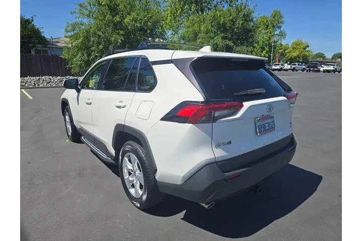 $25995 : Toyota RAV4 2020 AWD XLE 4dr image 5