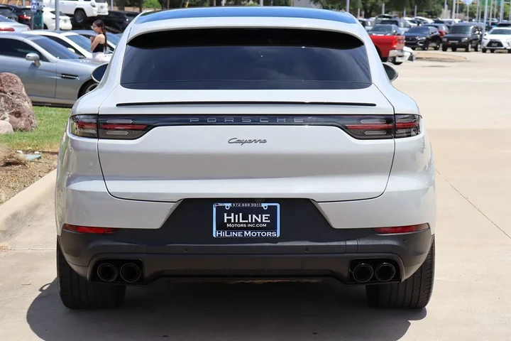 $52995 : 2022 Cayenne Platinum Edition image 9
