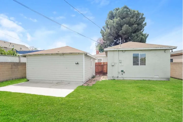 $2875 : Quality Home image 9