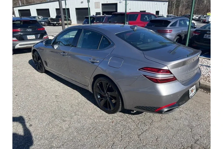 $37441 : Genesis G70 2023 3.3T Standa image 2