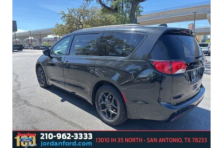 $18226 : Chrysler Pacifica 2020 Touri image 4