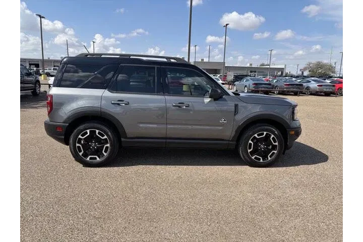 $26975 : 2023 Bronco Sport Outer Banks image 5