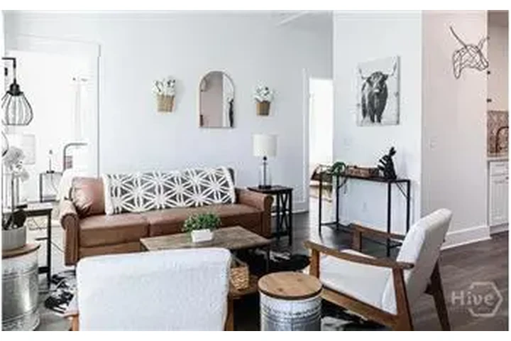 $1850 : Rental property with 2 bedro image 4