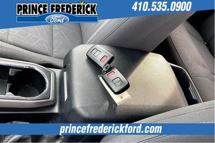 $31988 : Toyota Tacoma 2019 4x4 TRD P image 10