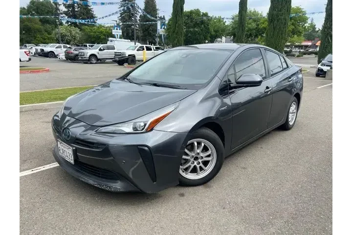$17475 : Toyota Prius 2019 L Eco 4dr image 1