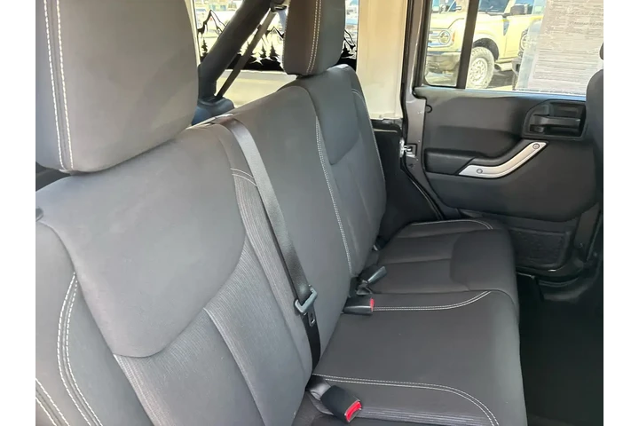 $16995 : Jeep Wrangler Unlimited 2017 image 9