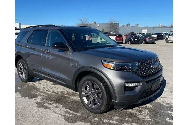$27778 : Ford Explorer 2022 AWD XLT 4 image 1
