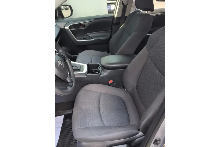 $24000 : Toyota RAV4 2023 LE 4dr SUV image 6