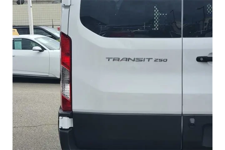 $32595 : Ford Transit 2024 250 3dr SW image 7