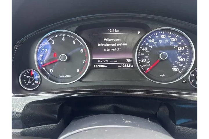 $12900 : 2017 Touareg V6 Wolfsburg image 9