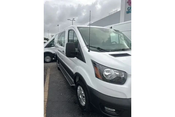$32990 : Ford Transit 2024 250 3dr SW image 3