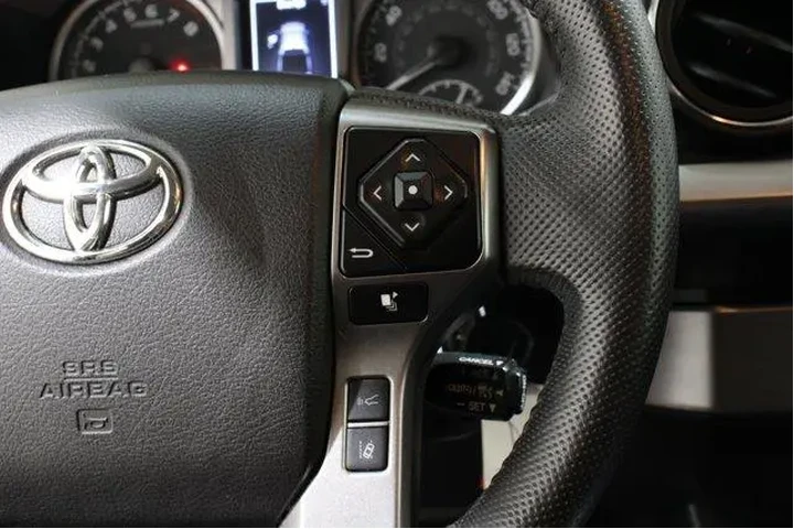 $31988 : Toyota Tacoma 2023 4x2 SR 4d image 10