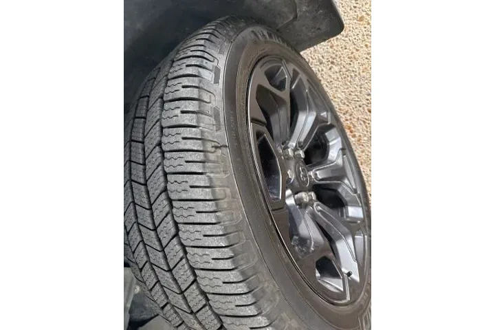 $32950 : Ram 1500 2021 4x4 Limited 4d image 2