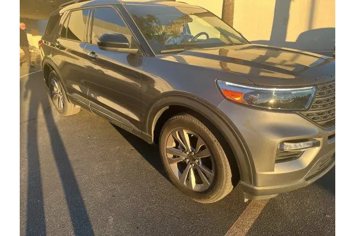 $27345 : Ford Explorer 2023 AWD XLT 4 image 1