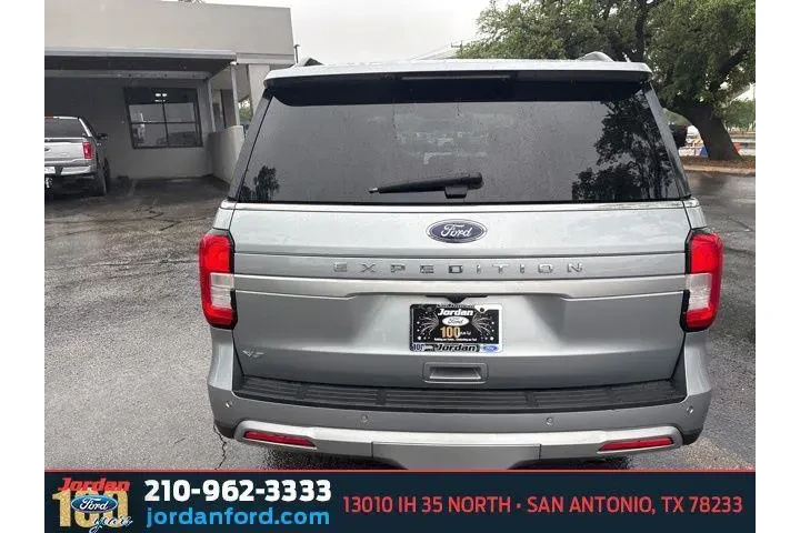 $39134 : Ford Expedition 2024 4x2 XLT image 5