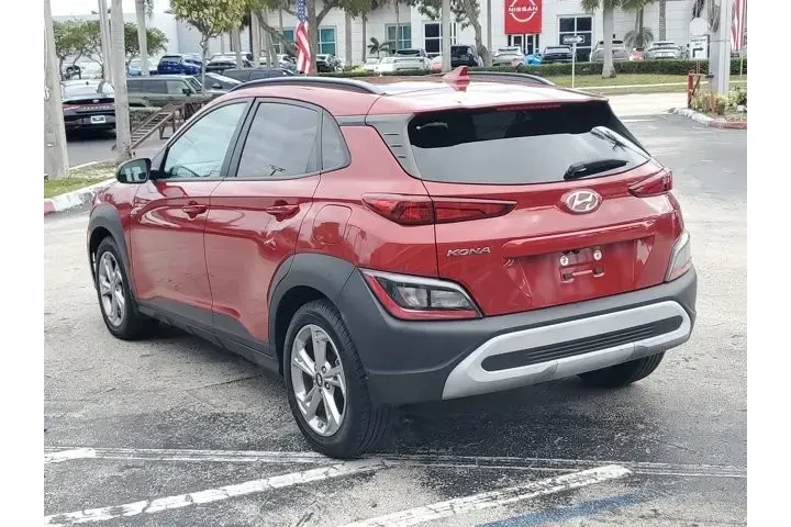 $17880 : Hyundai KONA 2023 SEL 4dr Cr image 5