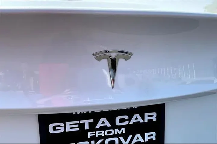 $15998 : Tesla Model 3 2018 Mid Range image 8