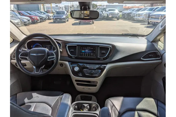 $14972 : 2020 Voyager LXi image 3