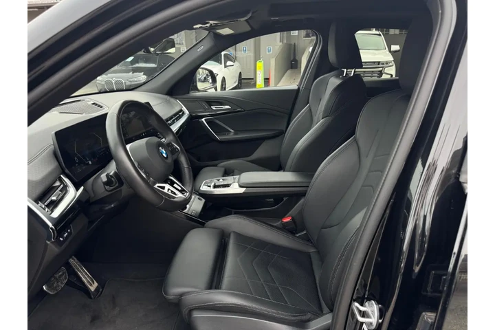 2025 BMW X2 xDrive28i image 7
