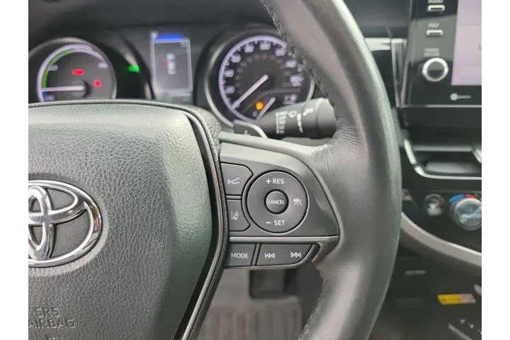 $30000 : Toyota Camry Hybrid 2024 SE image 9