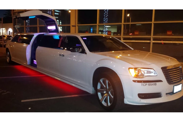 Los Precios MAs bajos la limo image 1