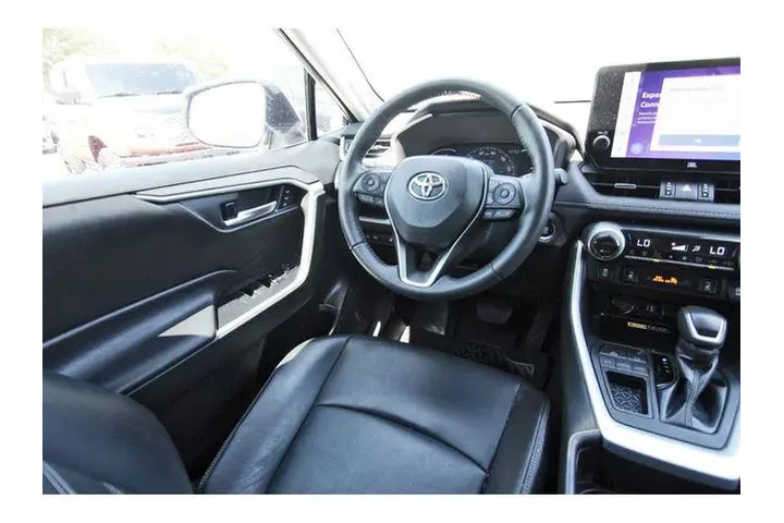 $32146 : Toyota RAV4 2024 XLE Premium image 7