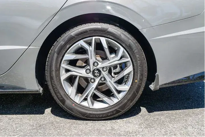 $21000 : Hyundai SONATA 2023 SEL 4dr image 9