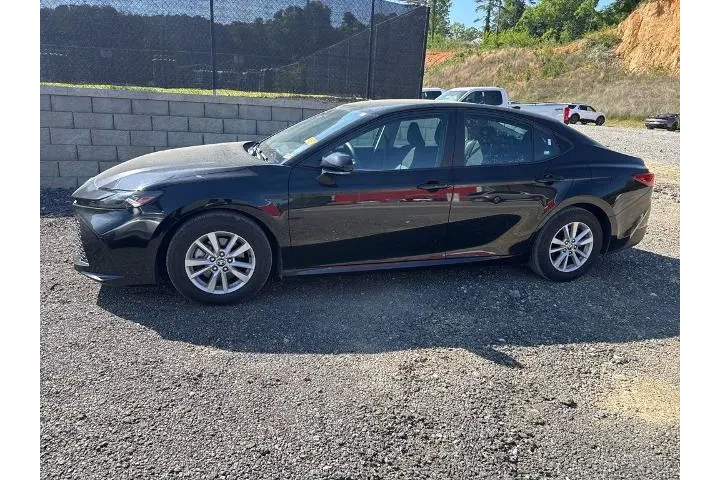 $27791 : Toyota Camry 2025 SE 4dr Sed image 4