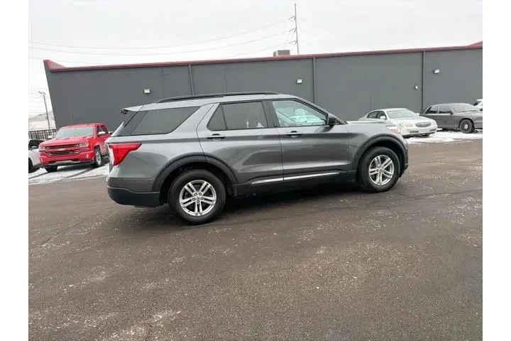 $29980 : Ford Explorer 2021 AWD XLT 4 image 5