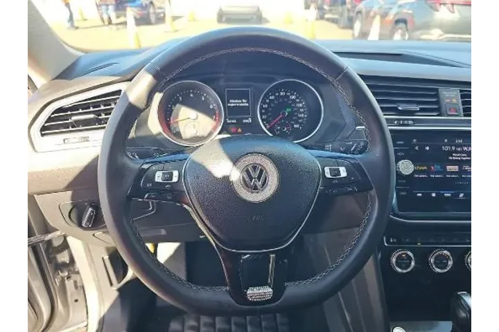 $15075 : Volkswagen Tiguan 2021 SE 4d image 4