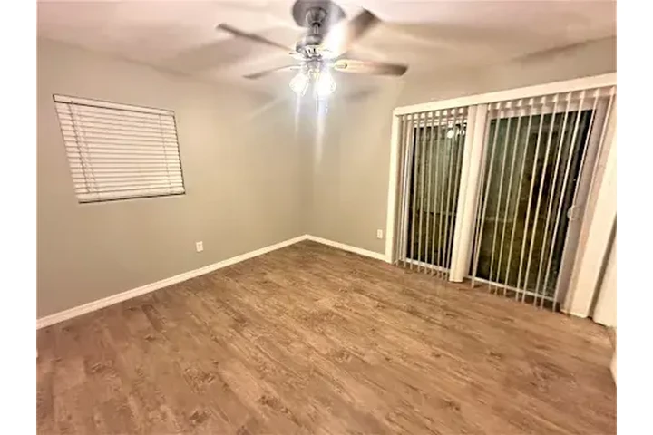 $1585 : ¡CASA DE 3 HABITACIONES Y 2 BA image 2