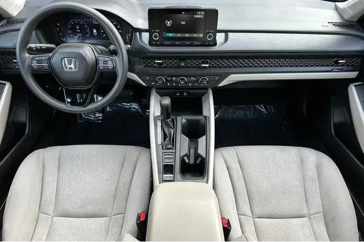 $24996 : Honda Accord 2024 EX 4dr Sed image 5