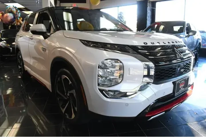 $26995 : Mitsubishi Outlander PHEV 20 image 3