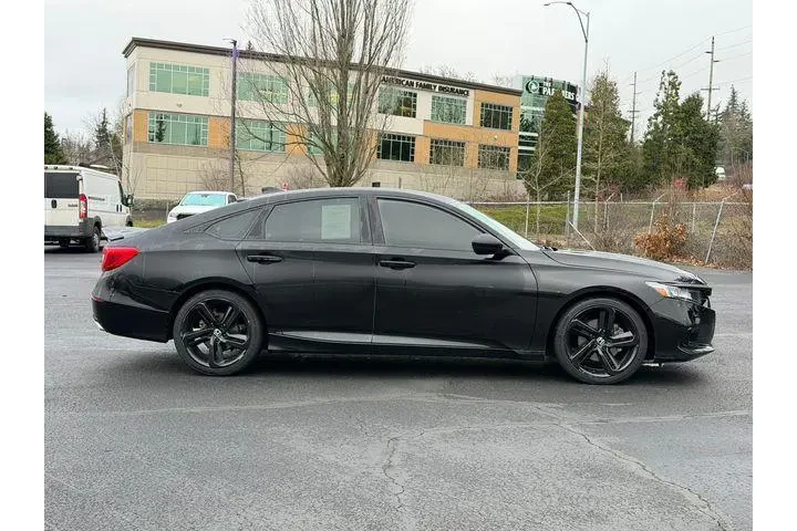 $22995 : Honda Accord 2022 Sport 4dr image 3