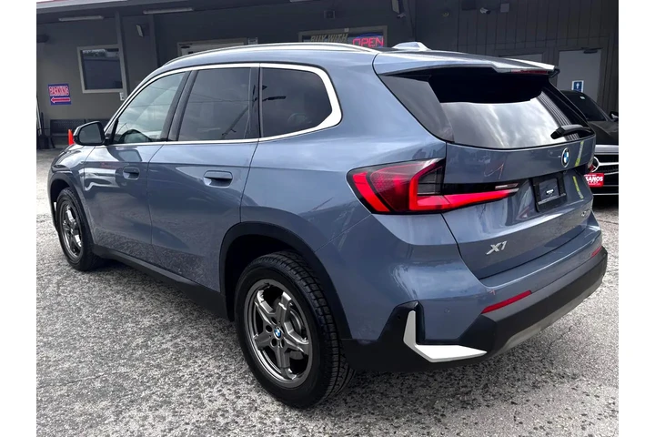 2023 BMW X1 xDrive28i image 5